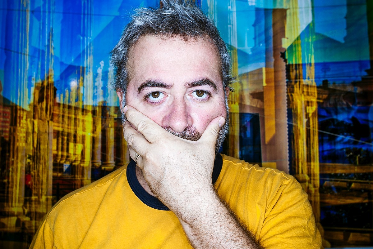 Paolo Robaudi: giornalista, fotografo, filmmaker, designer intermediale, artista visivo: un poliedrico creativo